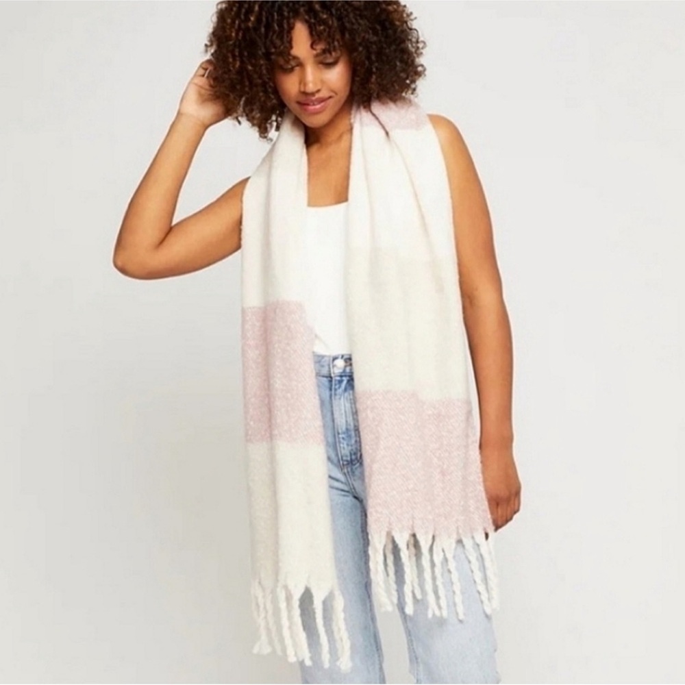 Gentle Fawn Cozy Oversized Fringe Trim Blanket Scarf NWT - Picture 2 of 11